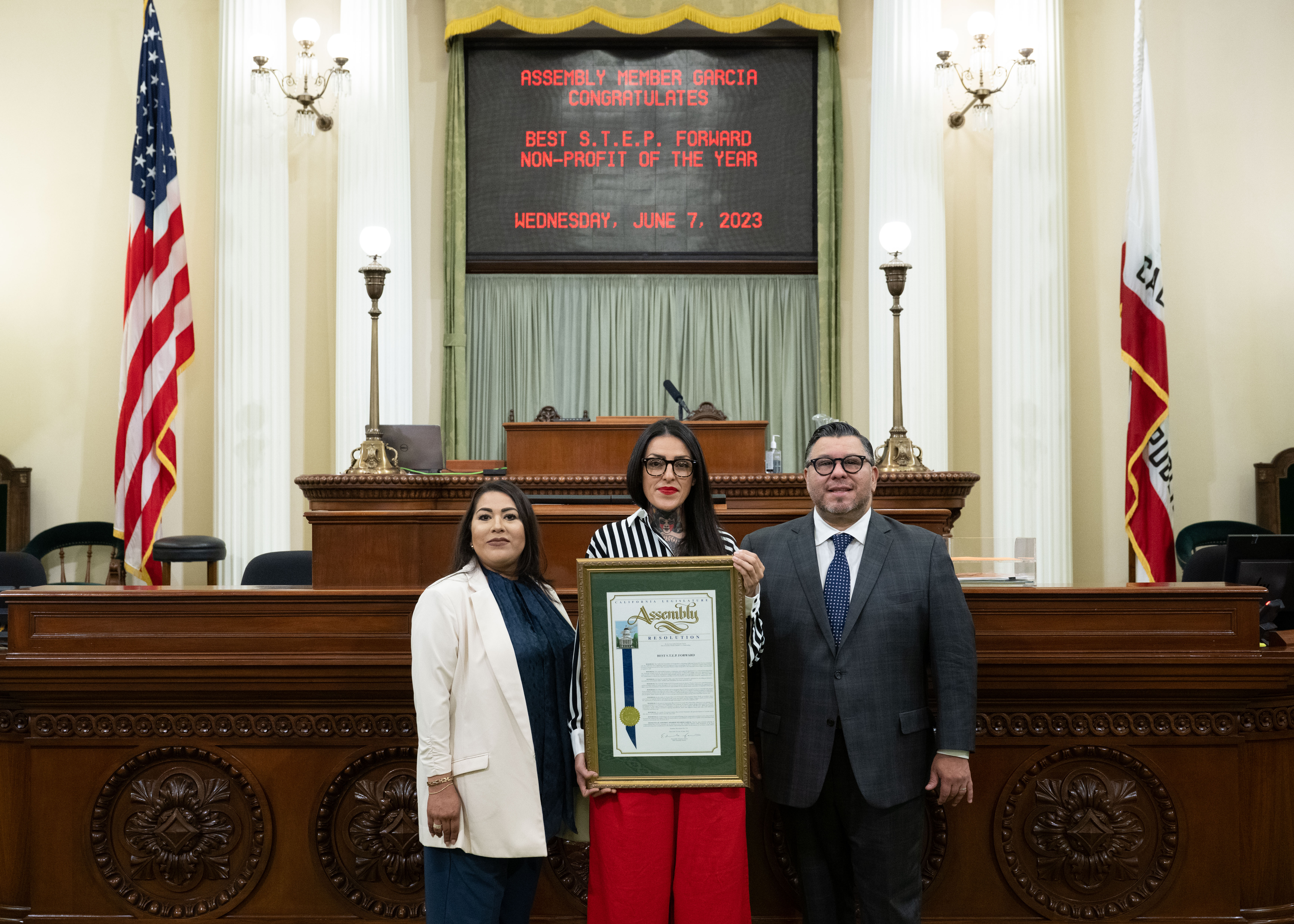 Assemblymember Garcia presents award to Best S.T.E.P Forward